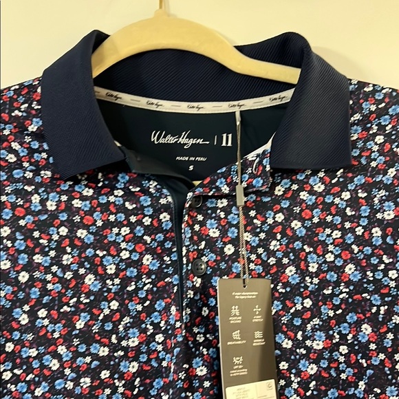 Walter Hagen Men's Polo with Navy and Red Floral Pattern - Picture 4 of 6